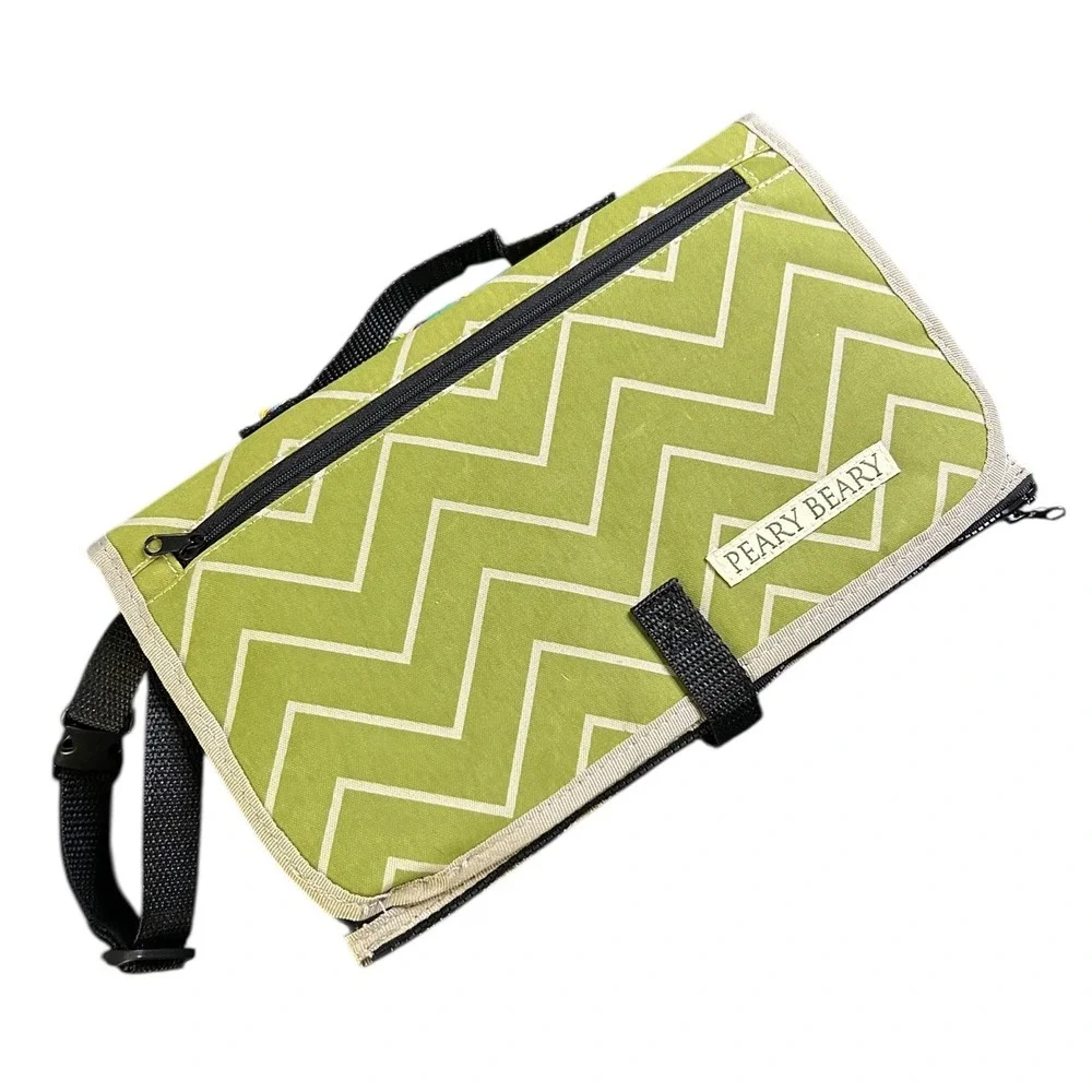 Peary Beary Baby Portable Changing Station Diaper Changing Pad Clutch Green NWT